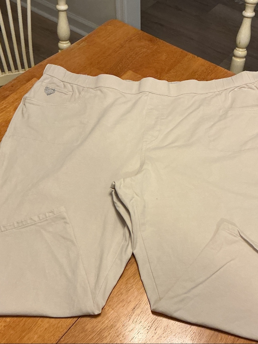 Women's Stretch Capri Pants in Light Beige